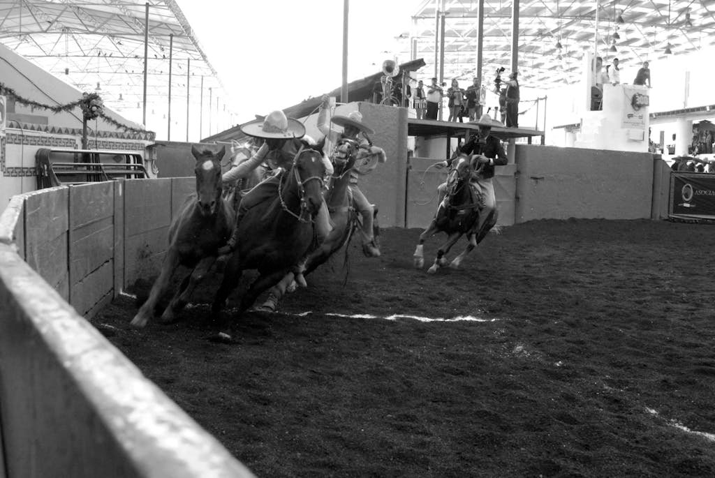 Iconic Moments: Reliving Grand National’s Historic Races